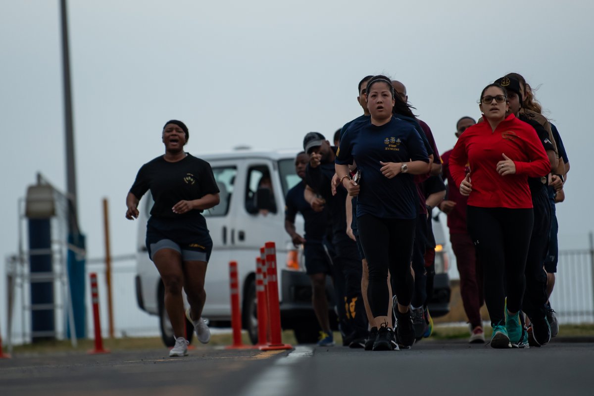 Chief petty officers assigned to the Navy’s only forward-deployed aircraft carrier, USS Ronald Reagan (CVN 76), run in formation to commemorate the rank of chief petty officer’s 131st birthday.

#USNavy | #AskTheChief