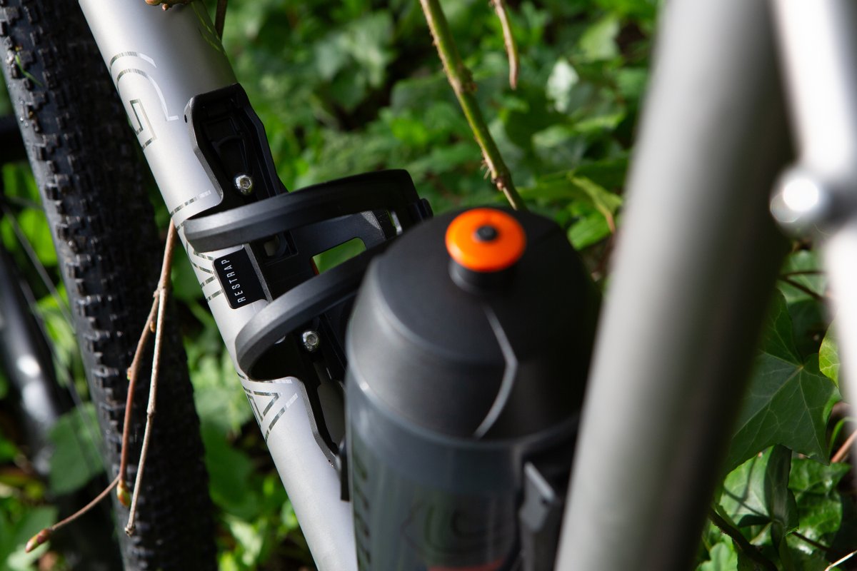 PRODUCT DROP - We’ve got brand new practical solutions to keep you hydrated - The Side Release Bottle Cage, and some fresh Restrap Bottles to go in it. ⁠

Check them out here:

restrap.com/products/restr…

restrap.com/products/side-…