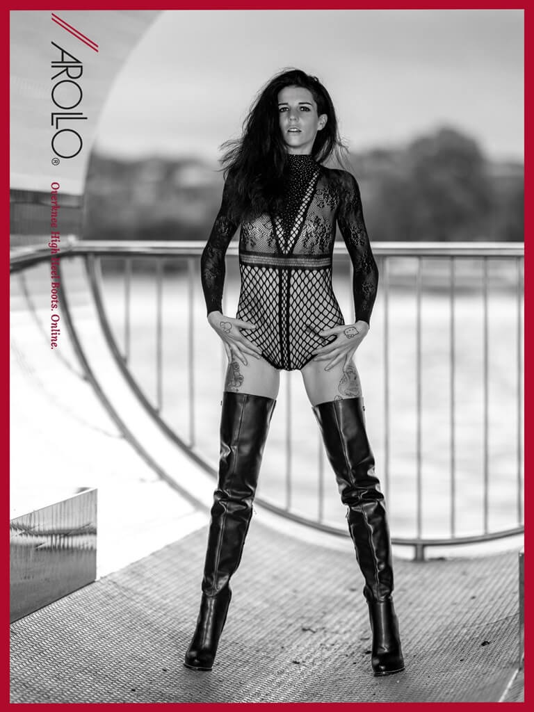 Participant of the Arollo Photo Challenge 2024 wearing AROLLO Thigh High Boots Queen ❤️ arolloboots.com #thighhighboots #leatherboots @ThighhighBoots2