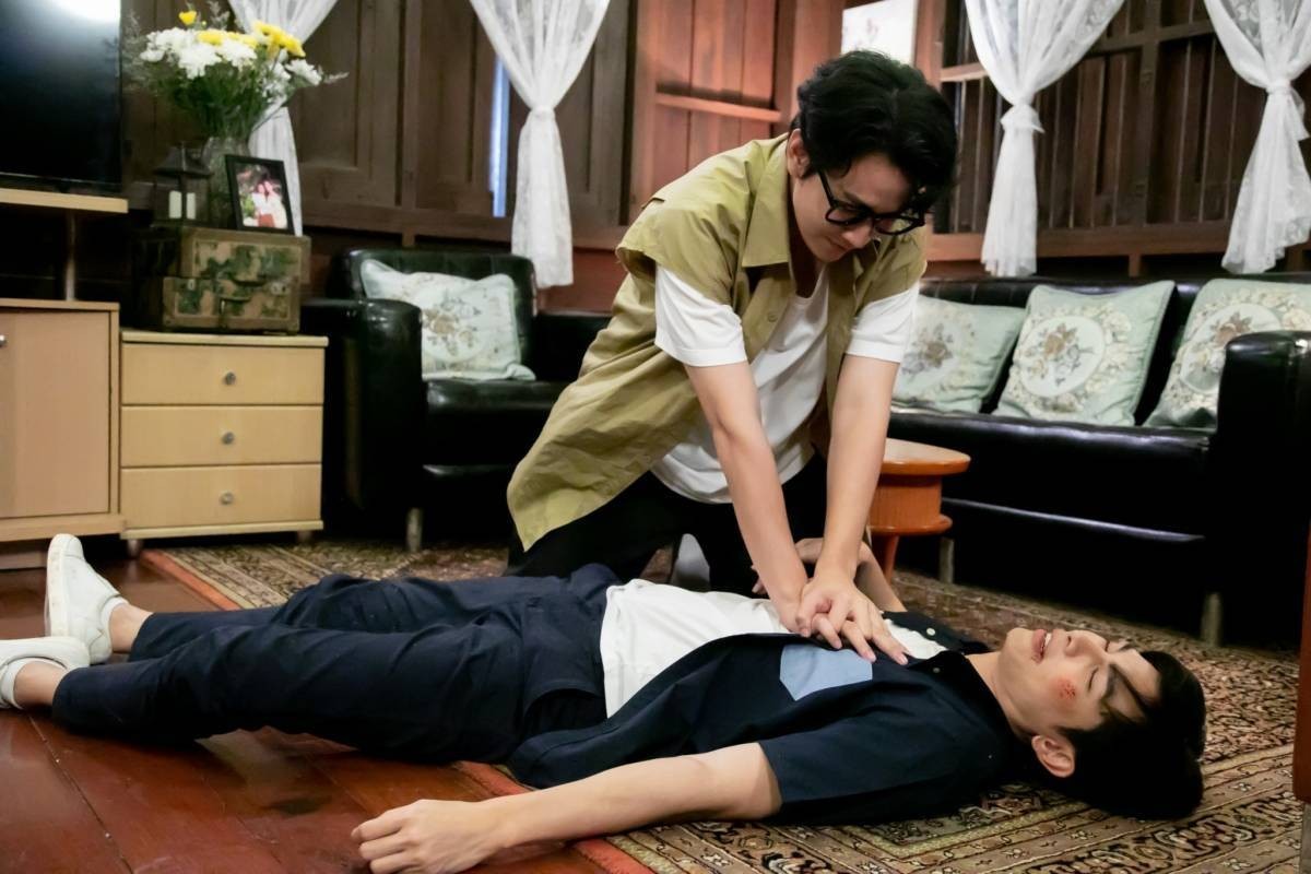 Ch3Thailand_33's tweet image. ทองกวาว บุปผา สายใจ ถูกเจิดจับไปเป็นตัวประกัน คล้าวบุกช่วยพร้อมยอมสละชีวิตเอาตัวบังรับกระสุนแทนทองกวาว คืนนี้ มนต์รักลูกทุ่ง ๒๕๖๗ ตอนจบ
.
#มนต์รักลูกทุ่ง๒๕๖๗ #FallingInLove
คืนนี้ตอนจบ เวลา 22.45 น.
ดูทีวีกด33 ดูมือถือกด3Plus
ออนไลน์คลิก bit.ly/3XMAqQv