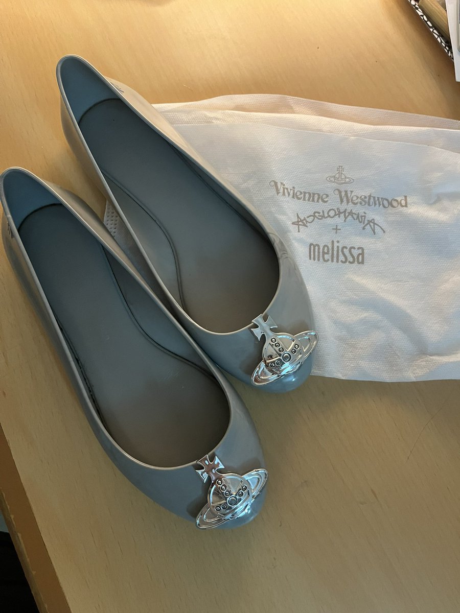 รองเท้าvivienne x melissa Size 38  อุปกรณ์มีถุงผ้า 530รส. จากป้ายไทย3999
#holster #ส่งต่อรองเท้า #ส่งต่อholster #ส่งต่อเสื้อผ้า #ส่งต่อ  #atreasurebox #Havaianas #รองเท้าส้นสูง #ส่งต่อรองเท้า #ส่งต่อminxshoes #ส่งต่อvivienne #viviennewestwood #vivienne