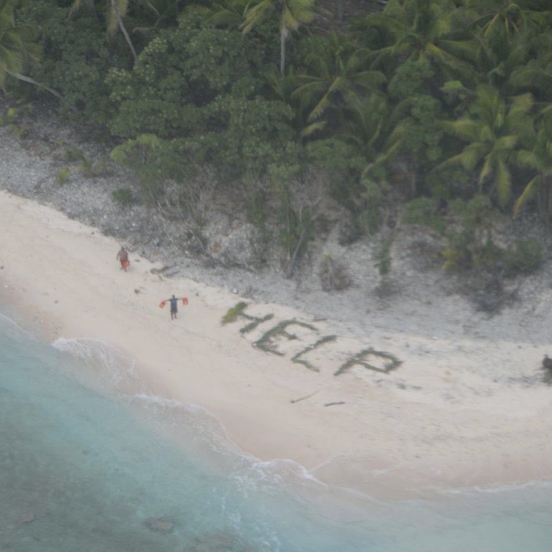 🇺🇸 Trois marins américains bloqués sur un îlot du Pacifique pendant une semaine ont été sauvés par les gardes-côtes ! Les trois rescapés avaient écrit 'HELP' sur la plage avec des feuilles de palmier !🏝️(CNN)

📸 US Coast Guard