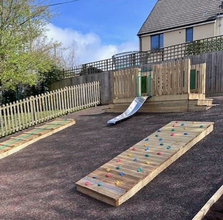 Two big thank-you's today to; The Sedbury Trust and @PiedPiperAppeal both contributed to these wonderful spaces at Sladewood Academy in Stroud. We now have a lovely sensory garden space and nature camp for our pupils! Thank you! 😀🙏 @DavidEDrew @StroudDC @SVPcharity