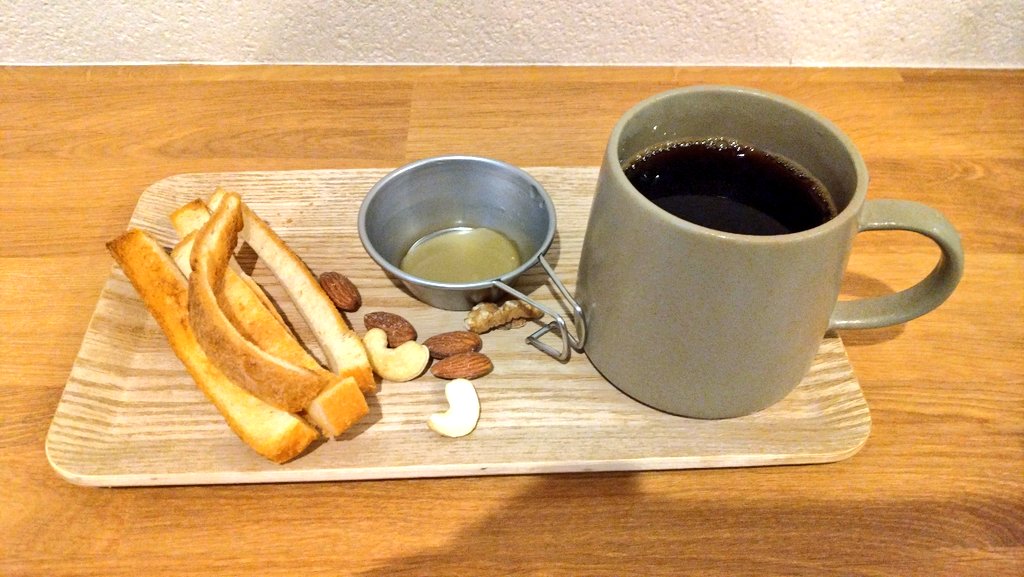 宮久保コーヒーさんでマターリ コーヒーオーダーしたらおやつ2種類選択可能！ (ﾟдﾟ)ｳﾏｰ #市川市 #宮久保 #カフェ