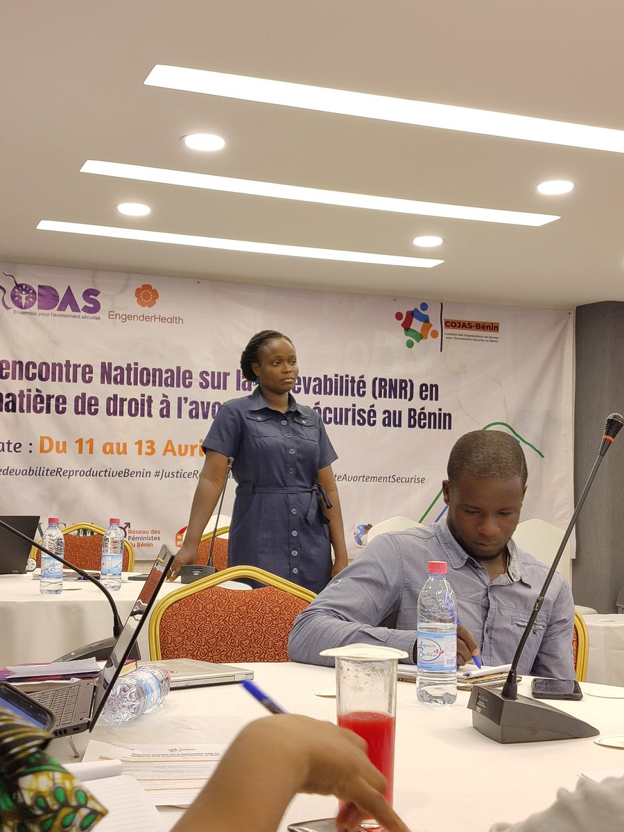 Nous poursuivons notre agenda et donc nous assistons actuellement à la deuxième communication de la journée qui porte sur la cartographie des mécanismes de redevabilité et leurs rôles. 
#RedevabiliteReproductiveBenin