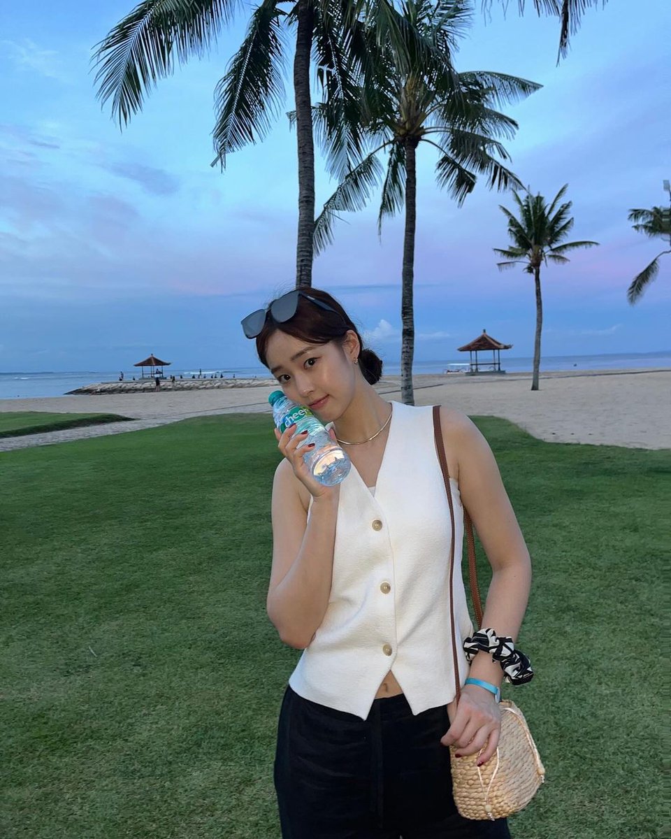 예삐 인스타
분명 쪼푸 예비니였는데
핫걸웅니가 되서 돌아왔어...