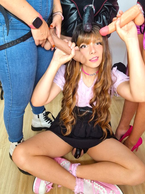 Are you sure you want to be in my position? 🙈😂💗 https://t.co/KLf0WU20vs