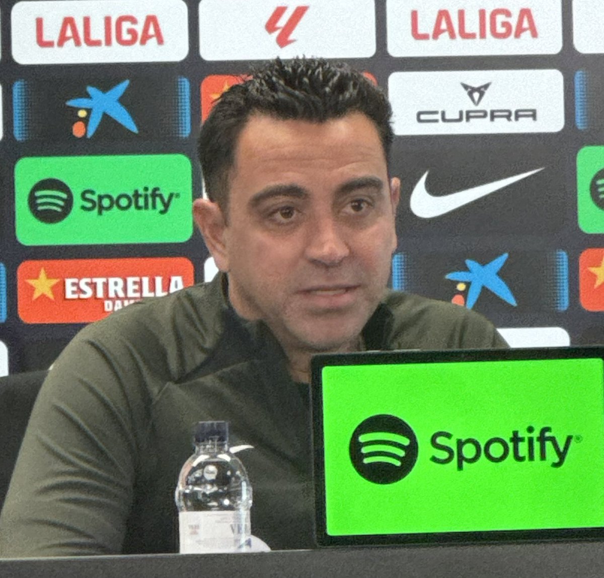 🗣️ Xavi: “El objetivo era cambiar la dinámica y lo hemos conseguido. Si os fijáis, desde que dije que me voy todas las suposiciones que hacéis en rueda de prensa son positivas”. 📲 @Guillembp01