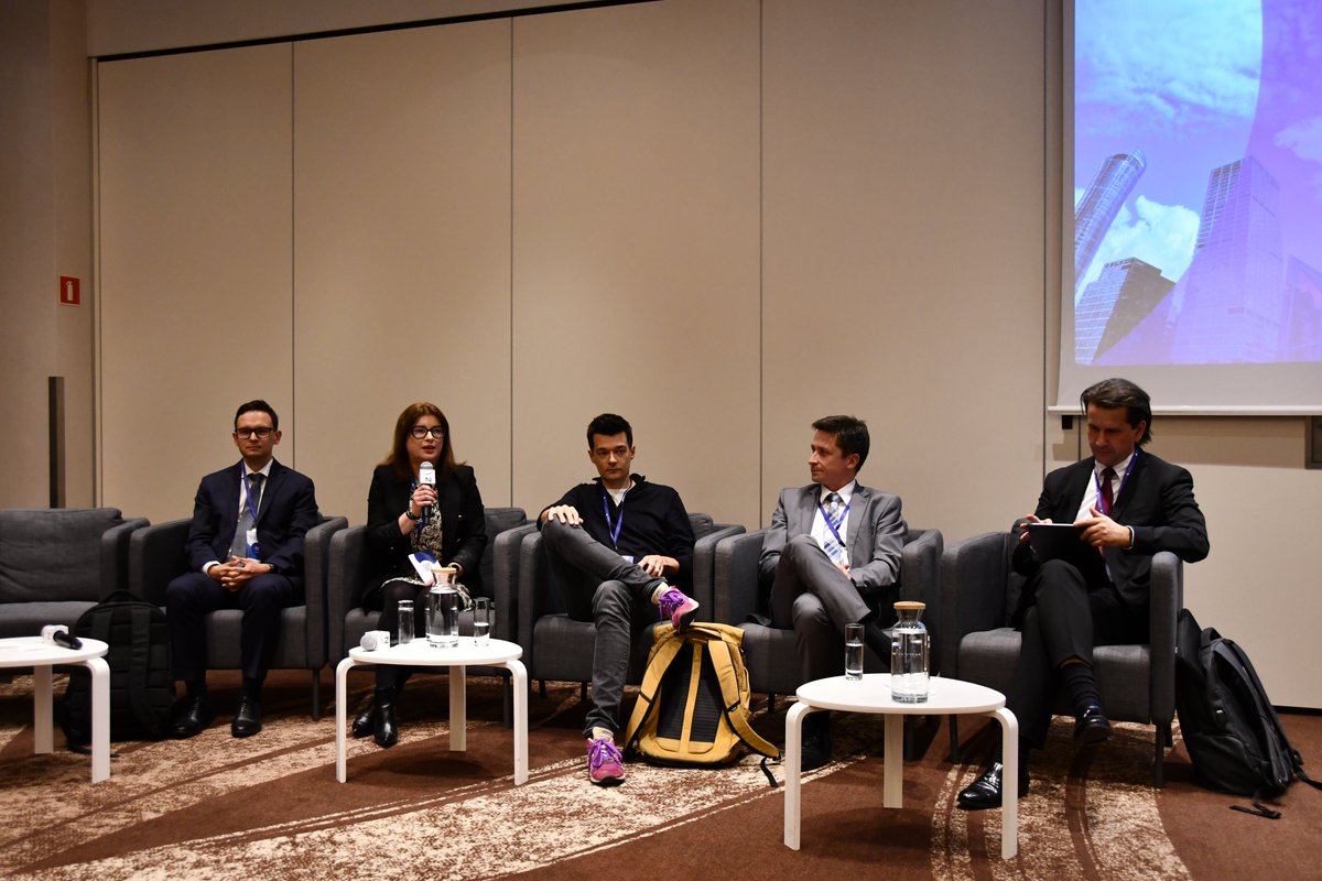 GUS_STAT's tweet photo. Podczas panelu o dostępie do niepublicznych źródeł danych Prezes #GUS oraz Dyr. E. Adach – Stankiewicz omówili wyzwania jakie stoją przed #statystykapubliczna, a także jak istotna jest rola interesariuszy. W panelu wzięli udział przedstawiciele #ReddGroup, #Selectivv, #PKOBP https://t.co/cJibSGxX7G