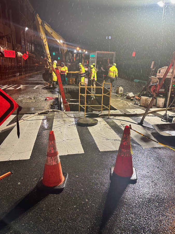 Expect delays in southern @CityofHoboken today. Hudson St is closed at Hudson Place w crews working on repairs to a collapsed sewer line. Sidewalks are open. Vehicular traffic is being detoured except @NJTRANSIT, HOP, & residential commuter buses. MORE: local.nixle.com/alert/10873099/