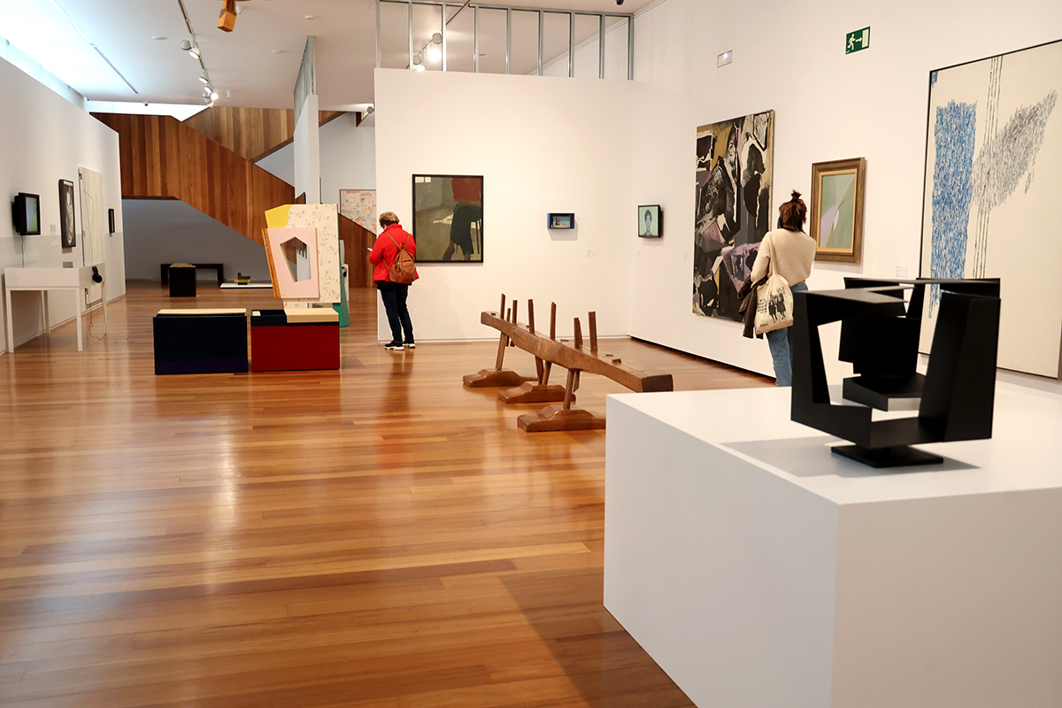 Hoy hemos presentado la renovada sala dedicada al arte vasco, que incorpora la creación más actual. La exposición ha sido comisariada por @peioaguirre con el título '100 años. Lo moderno y/o lo contemporáneo'. 
👉bit.ly/3JllUK0
#SanSebastián #VenaVerte