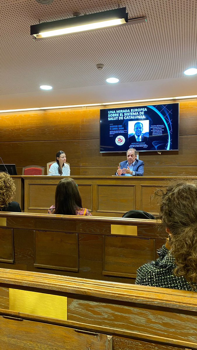 Societat de Salut Pública de Catalunya i Balears (@socsalutpublica) on Twitter photo 🙌🏼Ahir vam aprendre i gaudir de la conferència de Xavier Prats Monné, exDG de Salut de la Comissió Europea i President de l’Hospital de Sant Pau, sobre els sistemes de salut europeus🏥🇪🇺
La vocal de la Junta <a href="/PeremiquelPaula/">paula peremiquel</a> va moderar la sessió👏🏼 🙌🏼Ahir vam aprendre i gaudir de la conferència de Xavier Prats Monné, exDG de Salut de la Comissió Europea i President de l’Hospital de Sant Pau, sobre els sistemes de salut europeus🏥🇪🇺
La vocal de la Junta <a href="/PeremiquelPaula/">paula peremiquel</a> va moderar la sessió👏🏼
