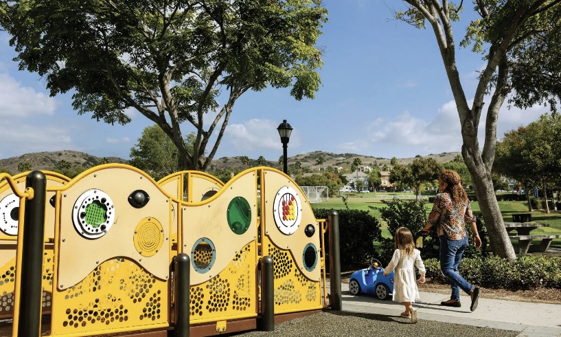 gametimeplay's tweet photo. Bees represent the interconnectedness of all living things on Earth; and, at this playground, children can emulate that cooperative spirit. #playgrounddesign #customplaygrounds https://t.co/1L9IEj18ay