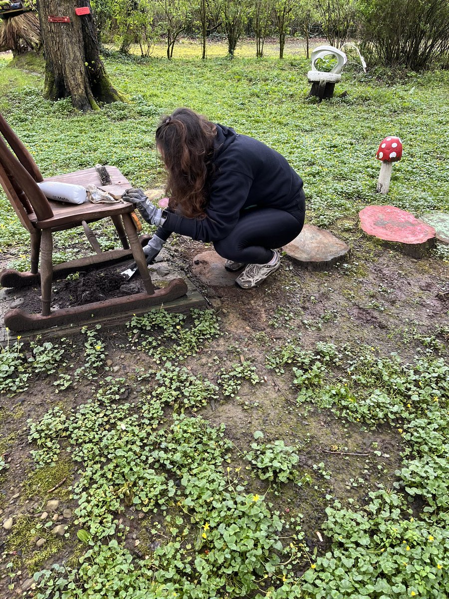 Caroline Jones tweet media