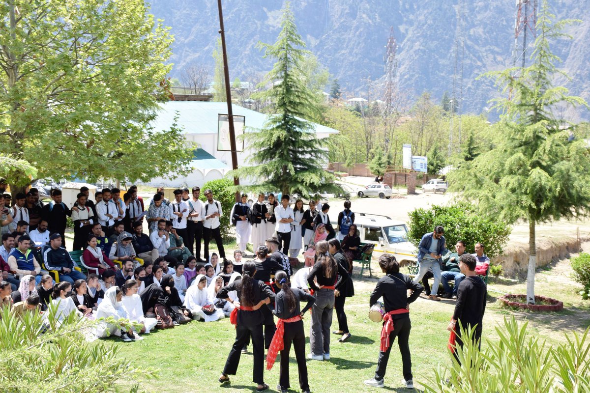 'Matdan me Bhagidari, Kishtwar Ki Zimmedari'

A thought-provoking Nukkad Natak under SVEEP took center stage at Govt. Degree College Kishtwar. 

Together, we delved deep into the essence of democratic participation and civic responsibility.
#IVoteForSure
#ChunavKaParv
#DeshKaGarv