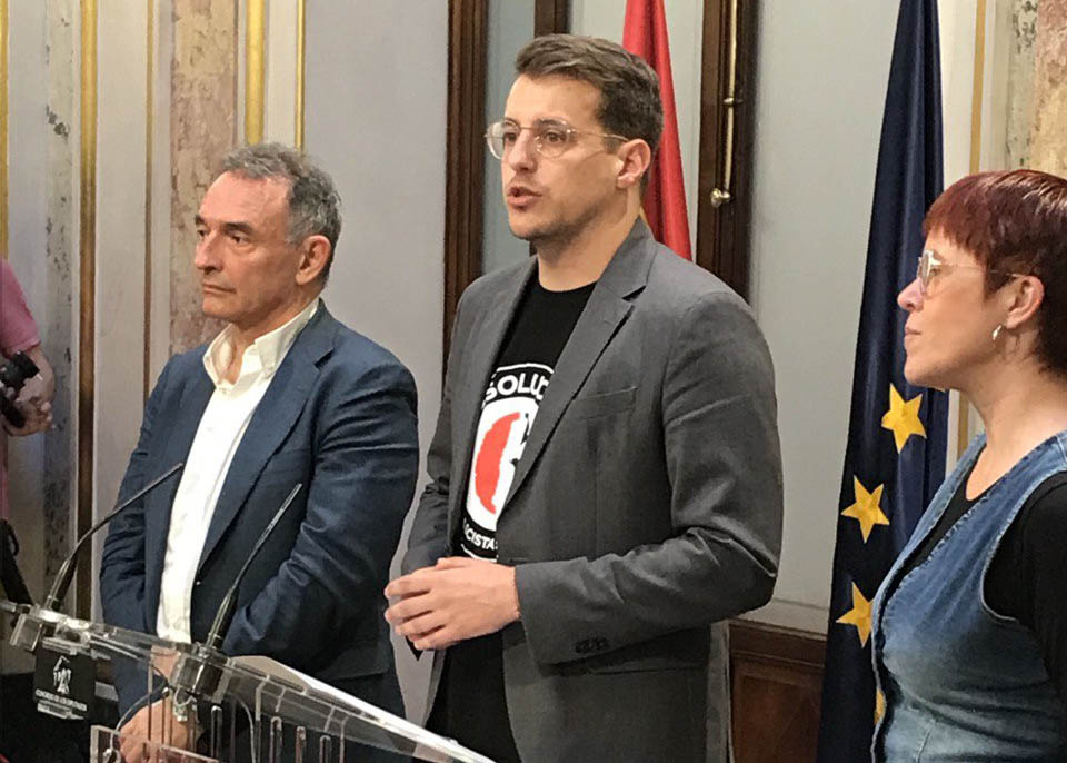 El Grupo Plurinacional @Sumar apoya el indulto para los seis de Zaragoza 'por justicia y contra el lawfare'. @jorge_pueyo95 ha denunciado esta condena ejemplarizante 'con el propósito de amedrentar a quienes defienden los derechos democráticos': arainfo.org/?p=285618