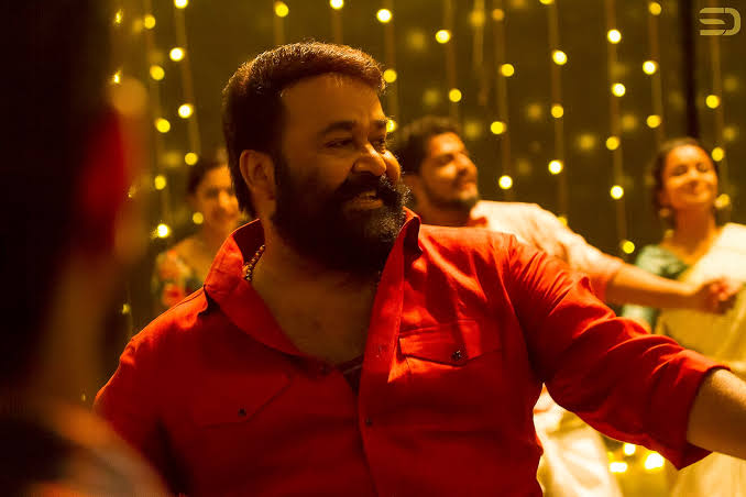 The fact is that Mohanlal can fit to any new trending song from mollywood is an absolute tribute to the amount of work he done in the past... As someone says 'ഇവിടെ എന്തും പോകും ' The way mohanlal enjoys while dancing is an absolute treat for eyes 🛐💎