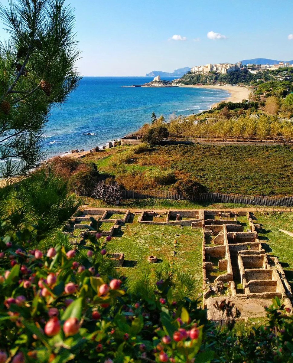 “Livia e le altre raccontano. Storie di donne, tra miti e leggende, alla scoperta del sud pontino”. Una mostra tutta al femminile in contemporanea in 5 musei archeologici del Lazio. Per conoscerli visitlazio.com/livia-e-le-alt… 📸 IG stella.magica.735 #VisitLazio