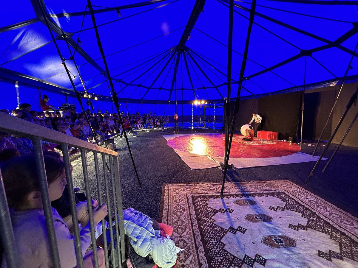 Frederic_Marot's tweet photo. « Mallaboule », un spectacle du Cirque Gamin proposé par le CARFDP en partenariat avec L’Ecole des Arts de Haute Saintonge aux écoles de la circonscription de Jonzac. https://t.co/WRDfTyJP87