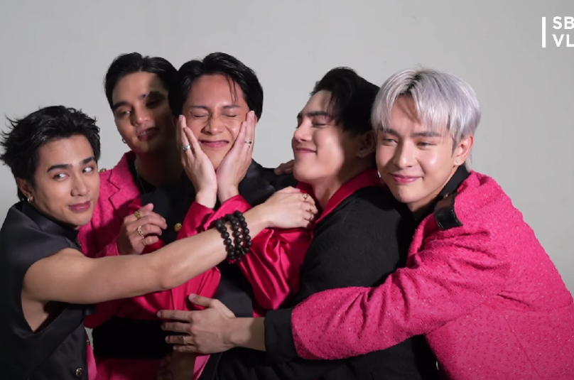 superbpaulo's tweet photo. naso-soft ako sa vlog nila today. they're so adorable to look at and so in sync with each other na napapangiti ka nalang talaga habang pinapanood silang nagkukulitan. so cute. 🥺

@SB19Official #SB19 
#LuckyMeXSB19Vlog https://t.co/q63p1hb8n0