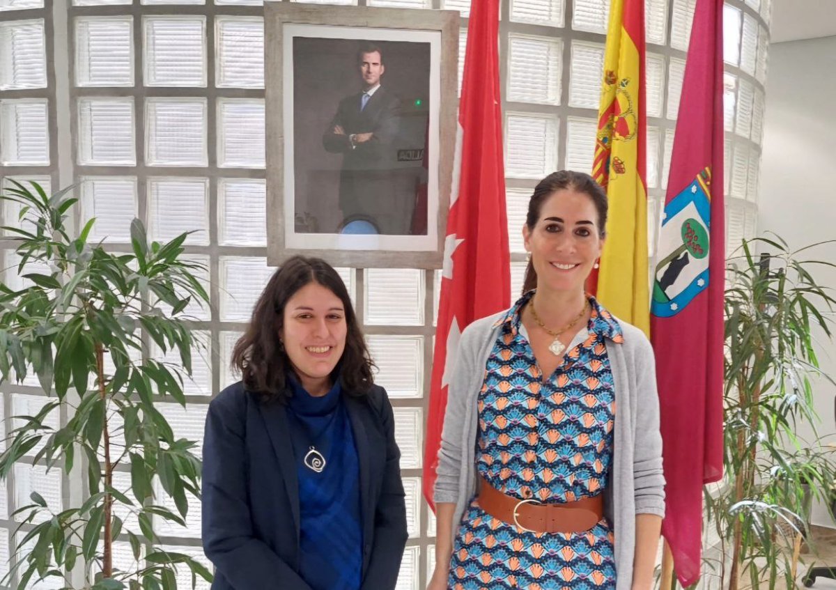 Ayer nos reunimos con la concejal de Vox en el Ayuntamiento de Madrid, Carla Toscano @eledhmel , para tratar sobre la protección de la #LibertadReligiosa en la capital, después de su proposición en defensa de los #CristianosPerseguidos