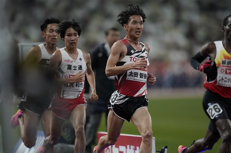 ✨ #日本選手権10000ｍ 直前 #太田智樹 （トヨタ自動車）インタビュー 昨年から好調を維持し続け、いよいよ日本選手権に臨む！パリ五輪、そして26分台へのイメージとは… ご購入📷 amazon amzn.to/49xyuR3 楽天 books.rakuten.co.jp/rb/17835534/ 月陸ショップ getsuriku.theshop.jp/items/85078005