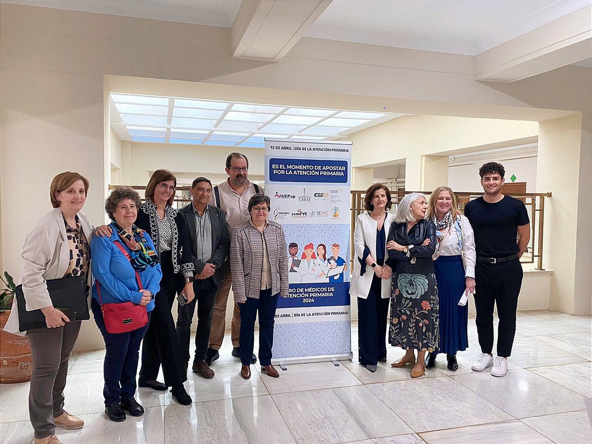 @unileon 👉SEMERGEN totalmente volcada durante toda la semana, y hoy en la celebración del #DíaAtenciónPrimaria en la @unicomplutense donde el Dr. Vicente Martín y la Dra. Aurora García han podido saludar a @Monica_Garcia_G, ministra de @sanidadgo, además de charlar con la Presidenta de…