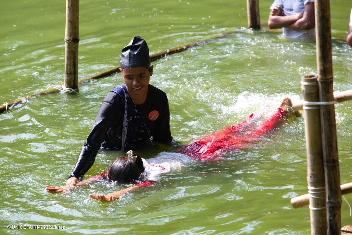 Mim Akter is a true hero in Bangladesh's drowning crisis. After rescuing her brother, Mim, 17, became a community swimming instructor with @UNICEF's SwimSafe initiative which has reached 55,000 children in 🇧🇩 with lifesaving swimming lessons. Read more 👉uni.cf/3TSRmV3