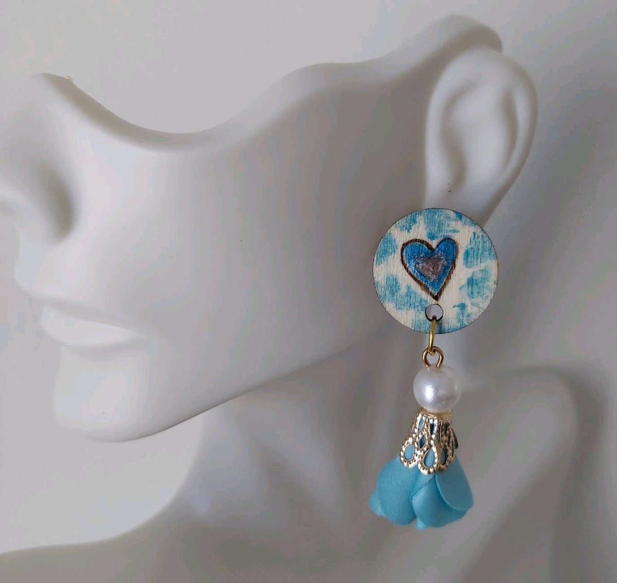 Check out these #handmade earrings in my etsy shop.💕#HOL1980

houseoflaurelle1980.etsy.com/listing/118614…

#handmadejewelry #handmadeearrings #earrings #handmadeshop #etsyshop #shopsmall #giftidea #fashionista #gift