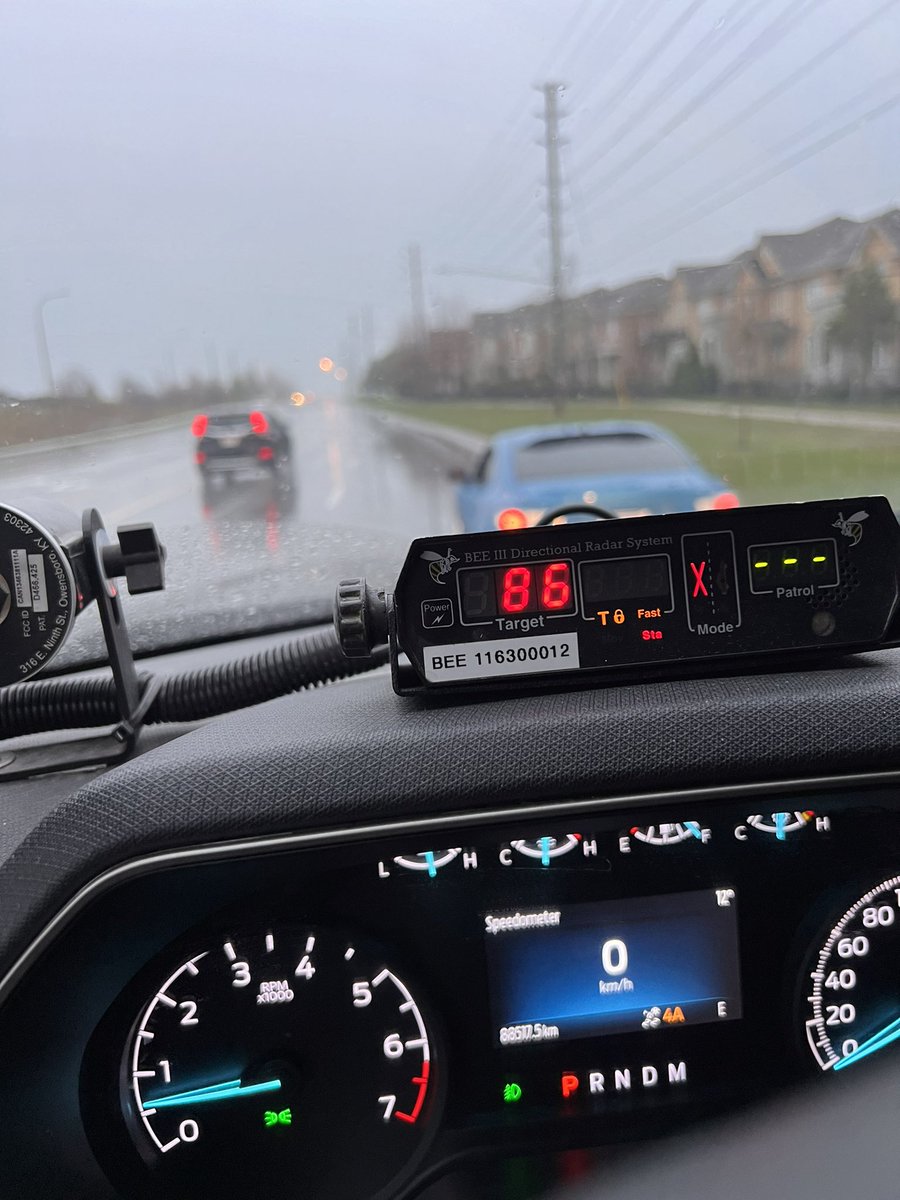 Quick way to receive over $1,000 in fines … speed and then go into a left hand turn lane to overtake traffic before cutting off traffic - including a traffic officer. Driver facing numerous charges for driving behaviour and vehicle modifications #VisionZero #Slowdown ^bb