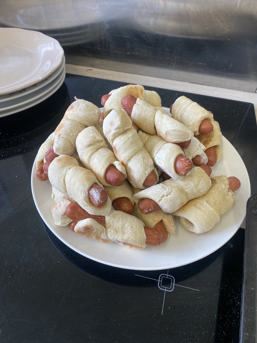 Today our amazing volunteer Steph did some baking using pizza dough we were kindly donated! Our volunteers are always looking for ways to minimise food wastage. #Homeless #charity #baking