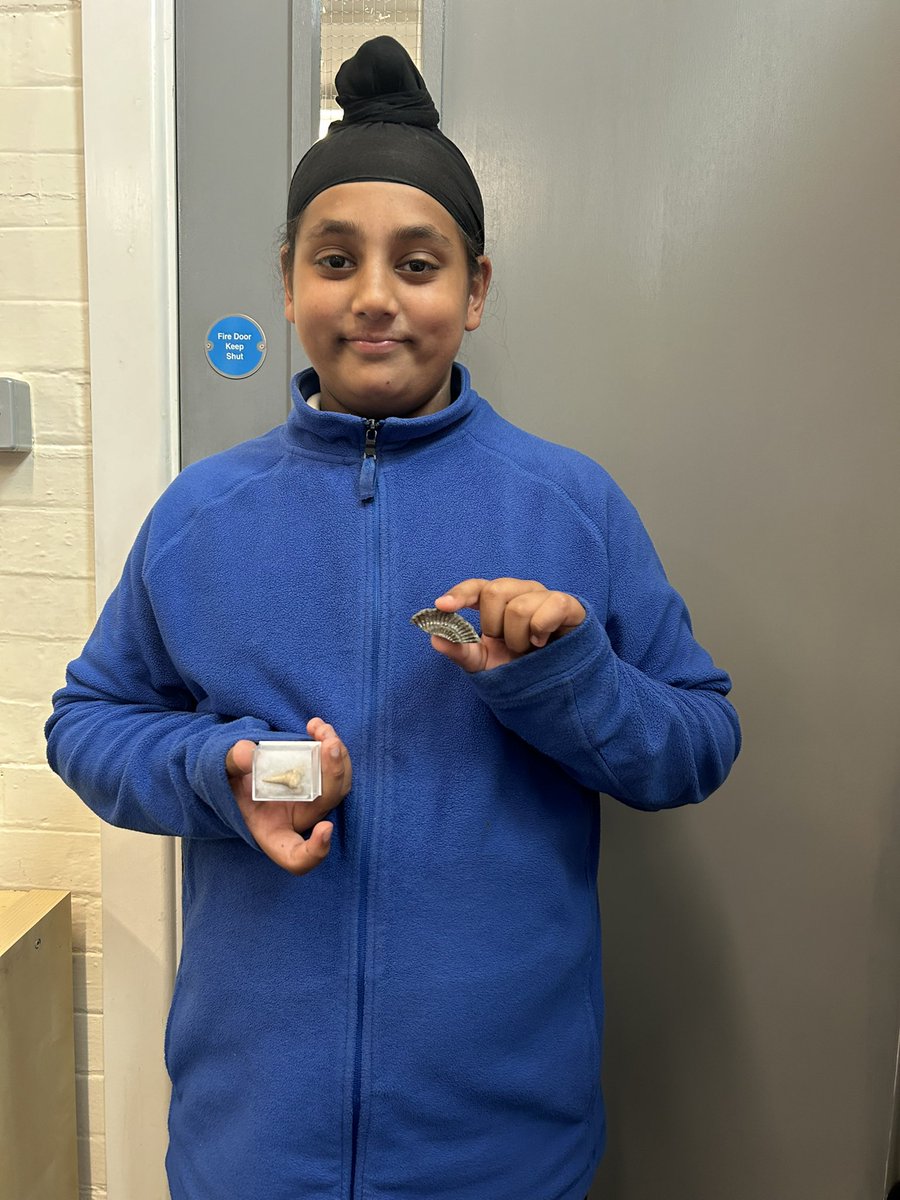 latimerprimary's tweet image. #ClassSM is home to two more fossil hunters! We enjoyed listening to Prabh and Bethan’s adventures and seeing their treasures!