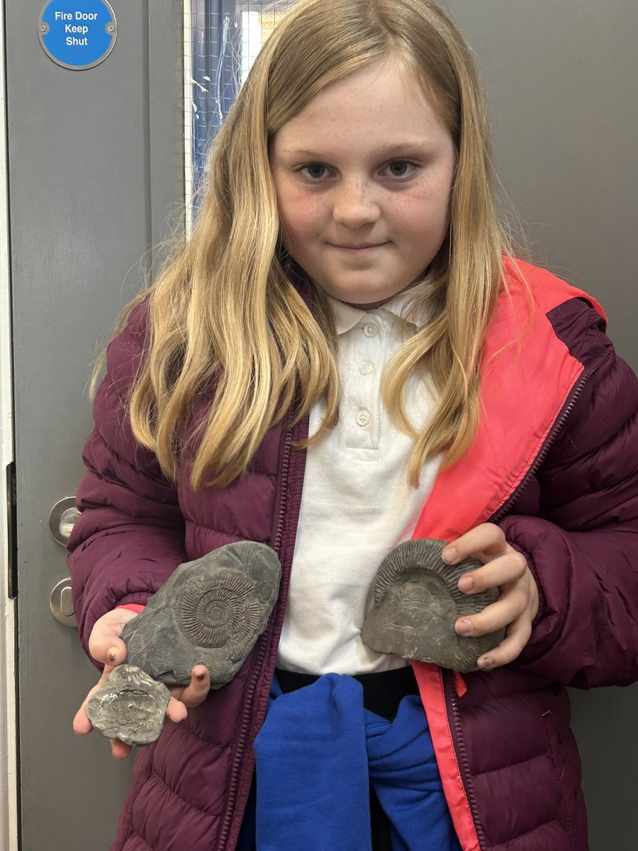 latimerprimary's tweet image. #ClassSM is home to two more fossil hunters! We enjoyed listening to Prabh and Bethan’s adventures and seeing their treasures!