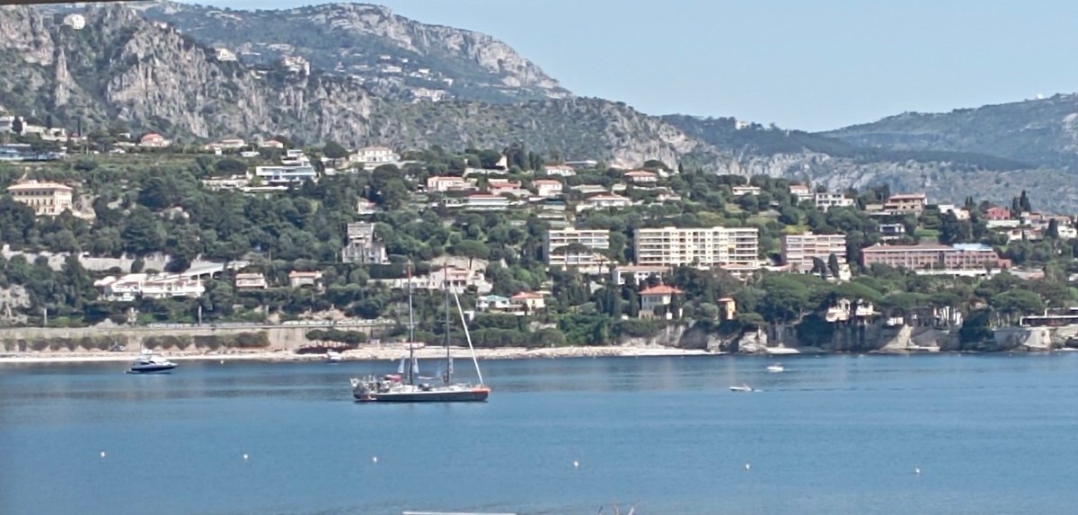 TARA en rade de Villefranche @IMEV_mer ! Des discussions se sont tenus avec TARA, nos scientifiques & une délégation de négociateurs @ONU_fr autour du Traité international pour la protection de la haute mer et de la biodiversité marine (BBNJ).