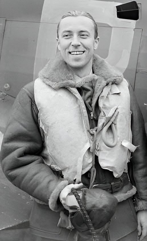 12 kwietnia 1941 roku nad kanałem La Manche został zestrzelony jeden z asów polskiego lotnictwa – Zdzisław Henneberg, dowódca eskadry w Dywizjonie 303. 🇵🇱