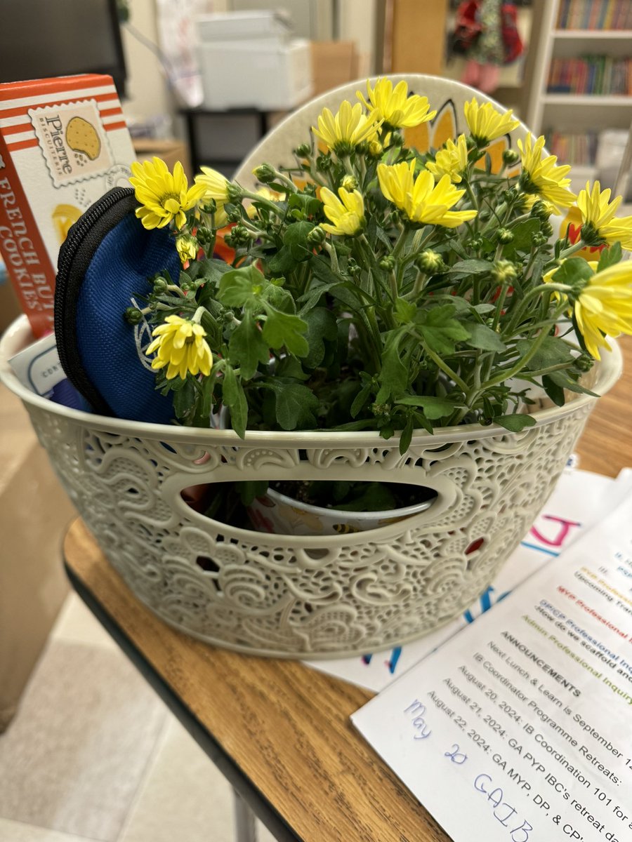 One of the best parts of being part of the IB Community in the Atlanta area is all of the support you get from peers. What a happy Friday post evaluation visit gift! Thanks to the Atlanta International School PYP Programme for this kind gesture! @APSGardenHills @IBinAPS