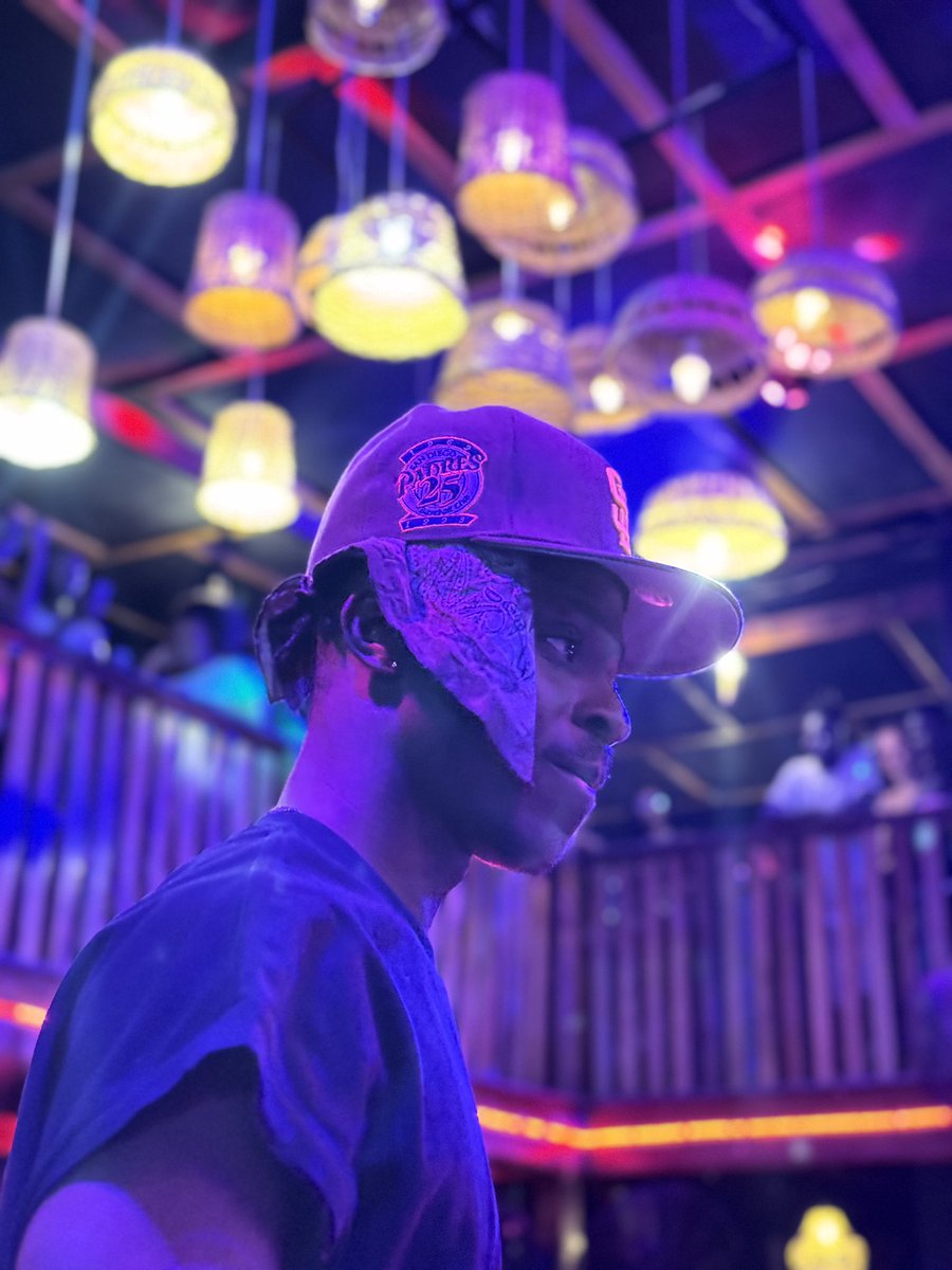 qwans_bills's tweet photo. Know a Rapper and a rapper, this is @kojo_vypa from the Camp of CHECKZONE FAMILY and the inspiration behind Big Dawson Ep. He is not @kwekusmoke_ and moreover he dey rap pass that your @kwekusmoke_ , forget that he is having the #1 hip hop album in the Country. #Kojo_vypa https://t.co/dEFDNtb0c5
