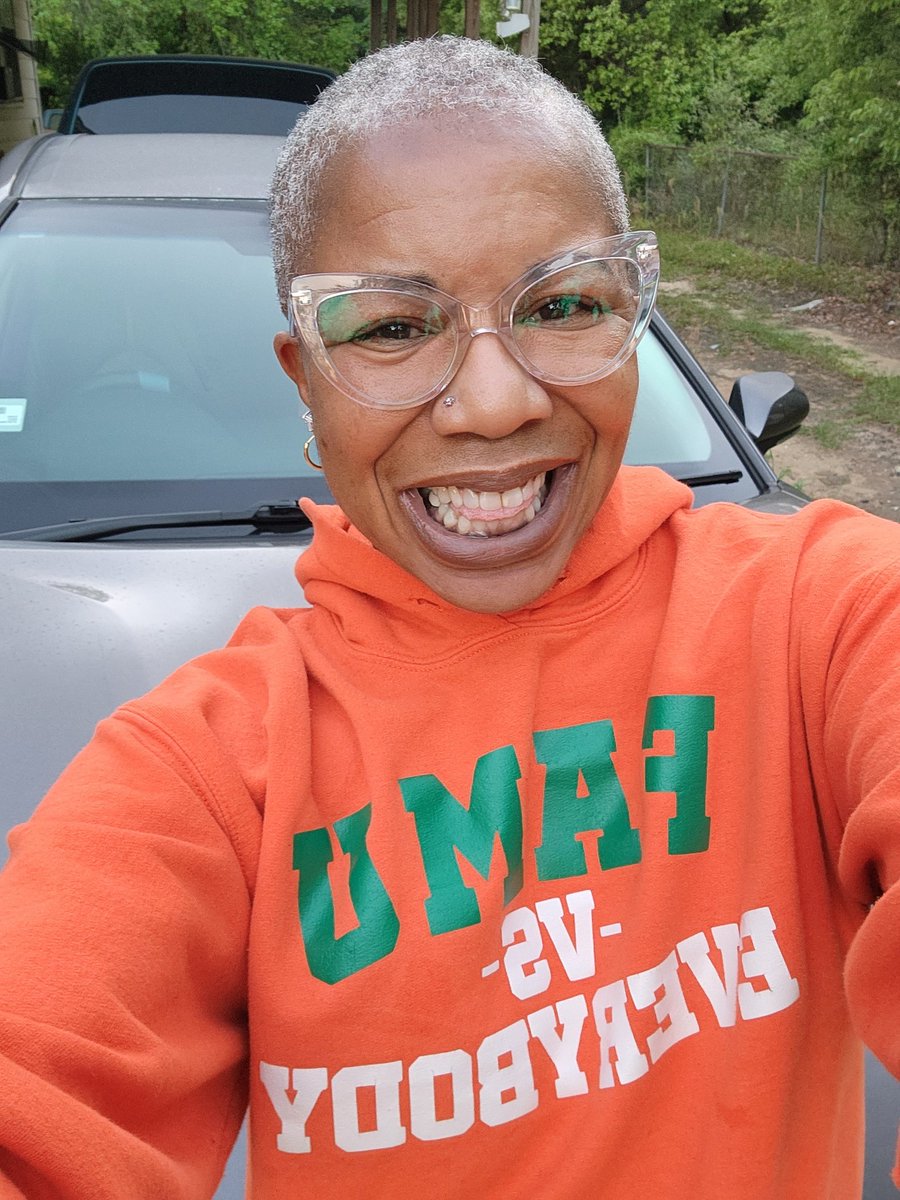Grand rising Queens, Kings and Accountability Buddies!!! Since I haven't had one in a while....Happy #FAMUFRIDAY!! Stop sending our children to PWIs!!! #HBCUPRIDE 
#BEABLESSING