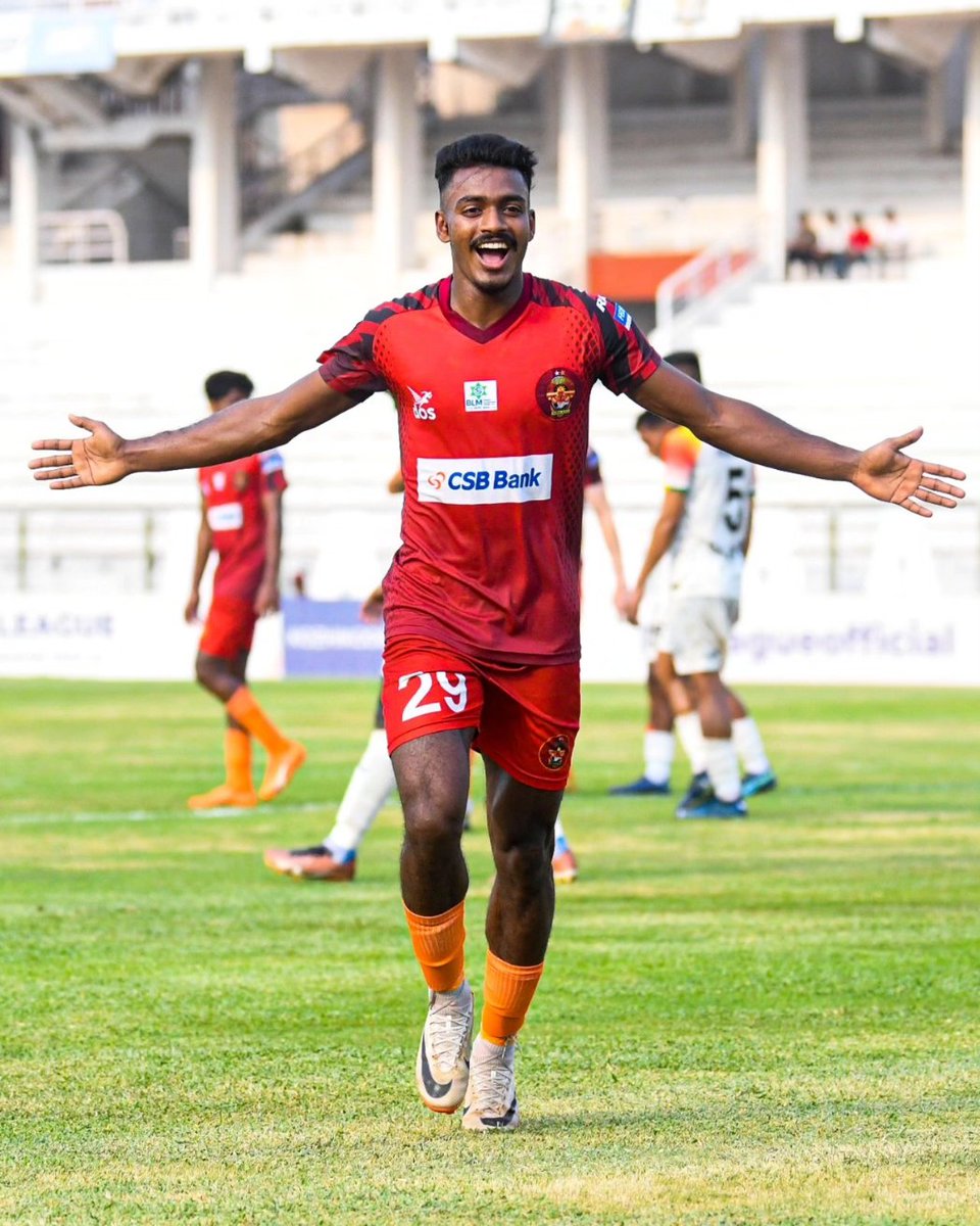 What a performance by Noufal! Two goals in quick succession at 29' and 33' minutes😻

#gkfc #malabarians #indianfootball