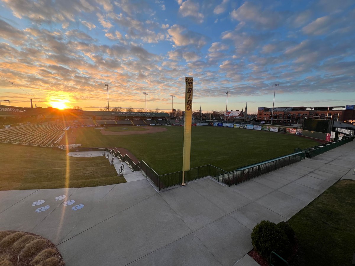 REMINDER: Tonight we will play 2 baseball games.
Game 1 begins at 6:05 PM.
Game 2 beings 40 minutes after game 1 ends.
Both games will be 7 innings.

 🎆 Oh....and FIREWORKS AFTER GAME 2!! 🎇
🎟 mlb.tickets.com/?agency=SBBV_P…