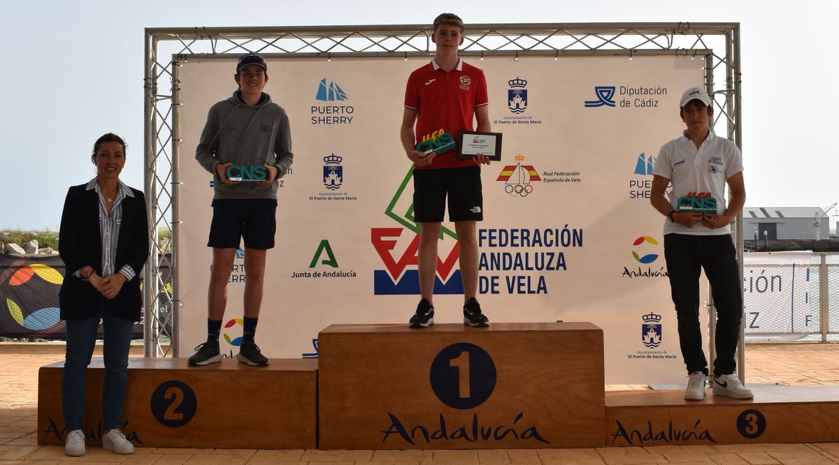 ⛵ Los malagueños Jose Manuel Pachón y Laura Luna, el almeriense Jose Manuel Cuéllar y la sevillana Beatriz Serrano se proclaman campeones autonómicos en el Campeonato de Andalucía ILCA 4 en #Cádiz. #AndalucíaElLugarDeDeporte #Andalucía