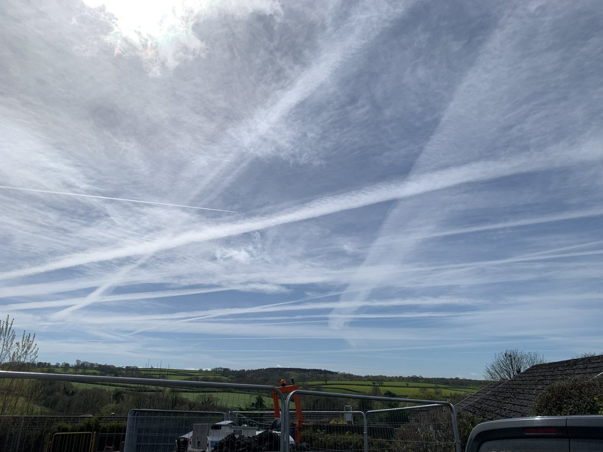 First day of sunshine for so many weeks and they’re at it again 
#chemtrails #geoengineering #dolton #devon #uk