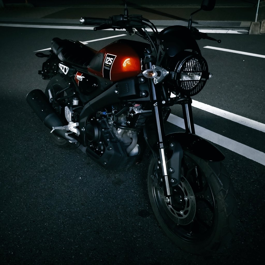 何とかついた。。

#XSR125
#XSR125カスタム
#ヘッドライトカバー
#CustomKit