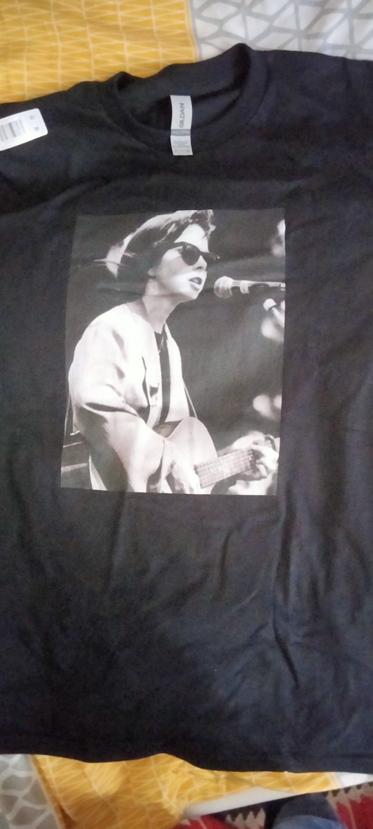 New T-shirt.

#NanciGriffith 

@bestboomer @Wordsmithgetxo @frankiecrisp1 @sproutsfan @BooksandTunes @LightSmugglers @MartinHarris15 @msf92165 @JodyJFoss @ackleite @pangurdubh3 @kikmon @chucksconfused