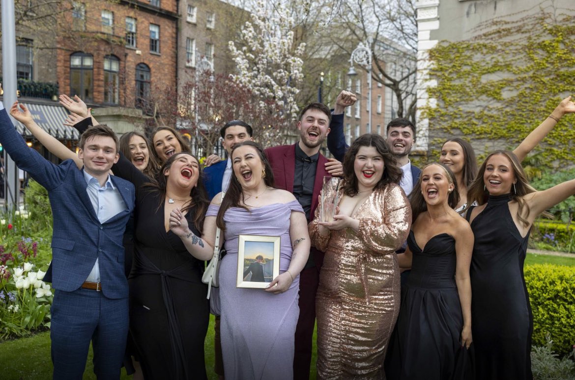 An honour to be awarded Newspaper of the Year at the @TheSmedias with the @LimerickVoice crew! Couldn’t have asked for a better group of people to work with during the year and it caps off what’s been an incredibly challenging year for us. We hope we did you proud Joe ❤️