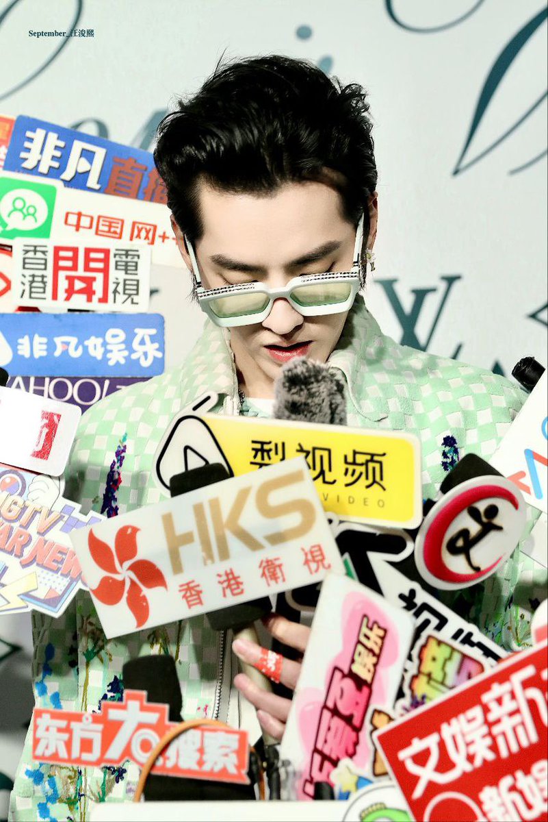 kriswu_4ever tweet picture