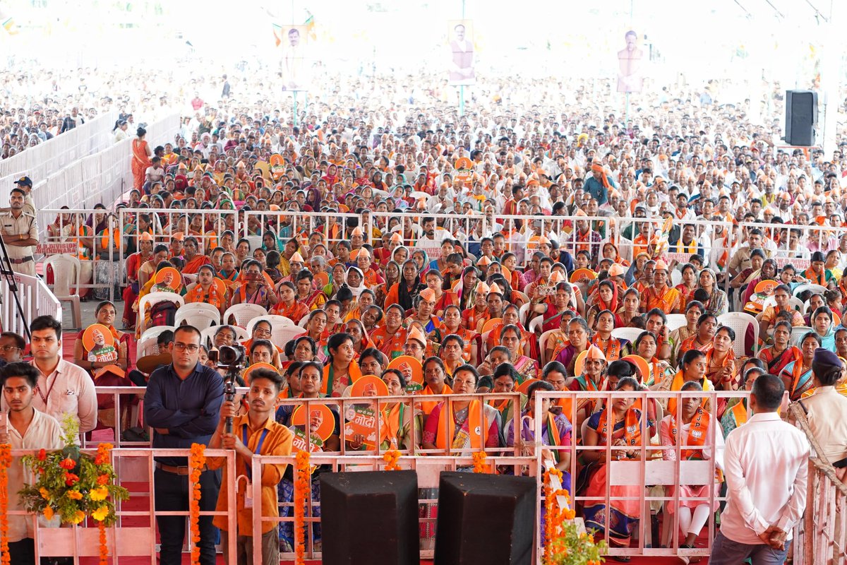 परिवारवाद पर करने कड़ा प्रहार छिंदवाड़ा की जनता है तैयार... आदरणीय प्रधानमंत्री श्री @narendramodi जी के नेतृत्व में बीते 10 सालों में प्रत्येक भारतवासी विकास और विरासत के अद्भुत समन्वय का साक्षी बना है। निश्चित ही विकास की इस यात्रा में मोदी जी का तीसरा कार्यकाल भी 142 करोड़…