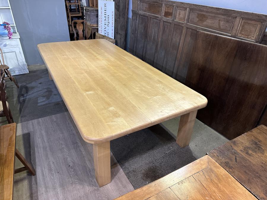 AntiqueTables1's tweet photo. A very large pale Maple table with exceptional width. A glorious satin finish with a deep luster.
https://t.co/FeE2ilYSAs
#mapletable #antiquediningtable #diningtable #antique #furniture #interiordesign https://t.co/cAWde8dhXZ