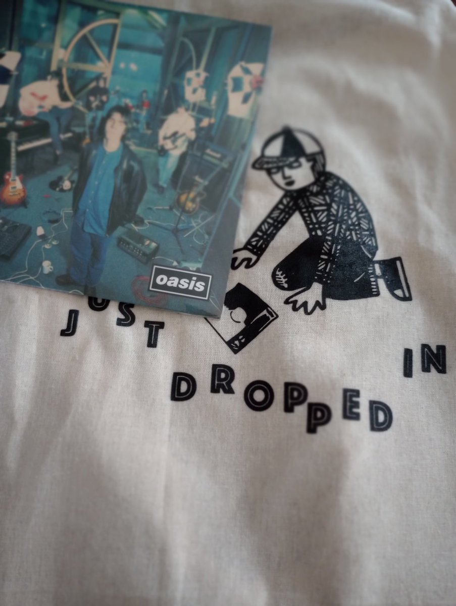 One quick job today up at @FargoVillage to drop in to @justdroppedin_ to celebrate the 30th anniversary of #Supersonic and of #Oasis at Cov Uni. What a mad old night that was. Ta for the memories Alun. 🩵