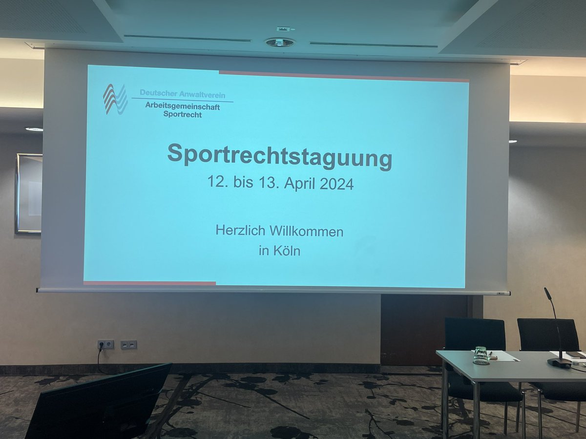 Heute und morgen ist Weiterbildung auf allerhöchstem Niveau angesagt. Ich bin in #Köln bei der Jahrestagung der Arbeitsgemeinschaft #Sportrecht des @Anwaltverein . Ich freue mich auf spannende Vorträge, Diskussionen und das sportliche Bier am Abend.

#fananwalt